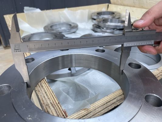 工業用パイプワークの設置用 油で覆われた溶接鋼のフレンズ 300級