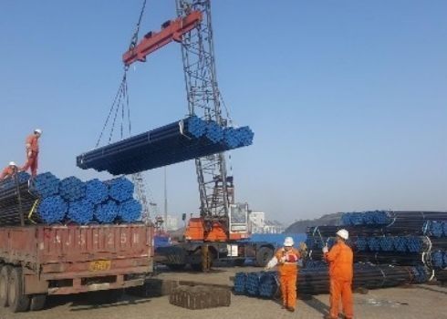 API 5L 鉄鋼 電気抵抗 裸 / 塗装表面で ERW 溶接パイプ