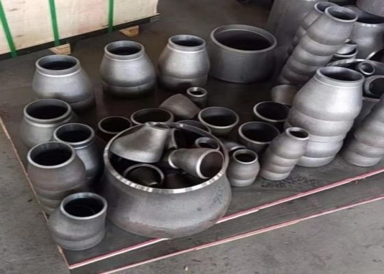 カーボン鋼管フィッティング 1/2''-12'のシームレスサイズと150ポンドの圧力