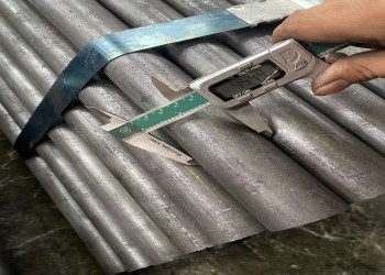 ISO熱交換器 鋼管 0.7-30MM 壁厚み オーダーメイド 長さ