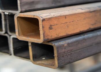 Q195-235 グレードと構造アプリケーションのためのカスタマイズされた表面オプションの熱巻き鋼ホールセクション