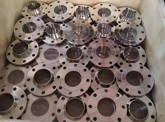 複数の国際規格に準拠する高圧アプリケーションのための高温耐性鋼フレンジ