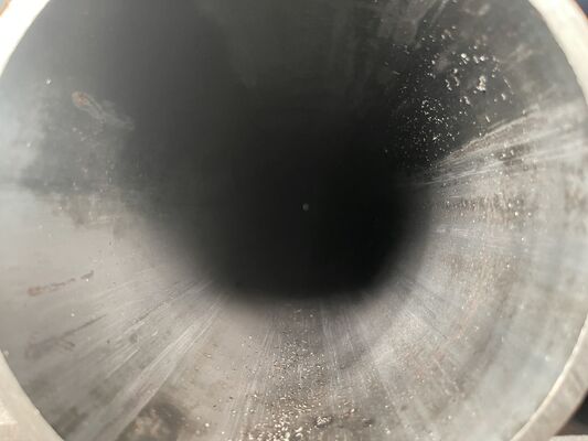 API 5L に準拠するシームレス鋼管 2mm から 60mm の壁厚さと工業用 FBE コーティング