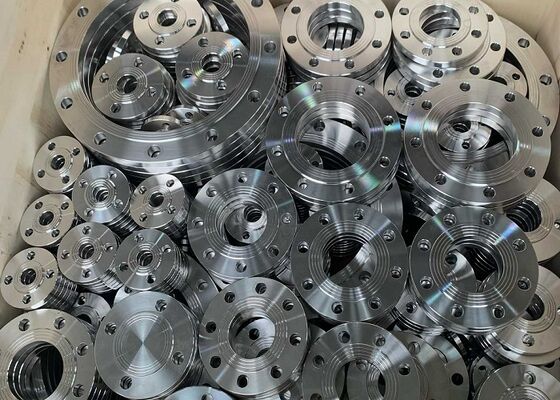 パイプラインおよび機器接続用の耐ねじれ性を備えた研磨ステンレス鋼フランジ